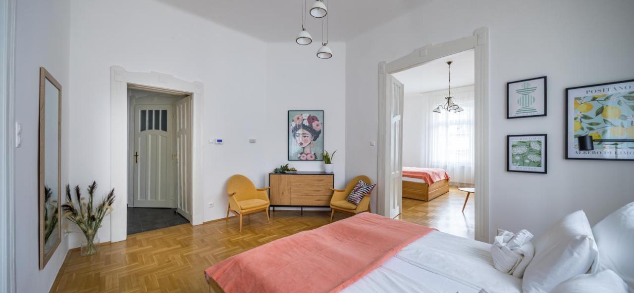 Captain Buda Apartment Boedapest Buitenkant foto