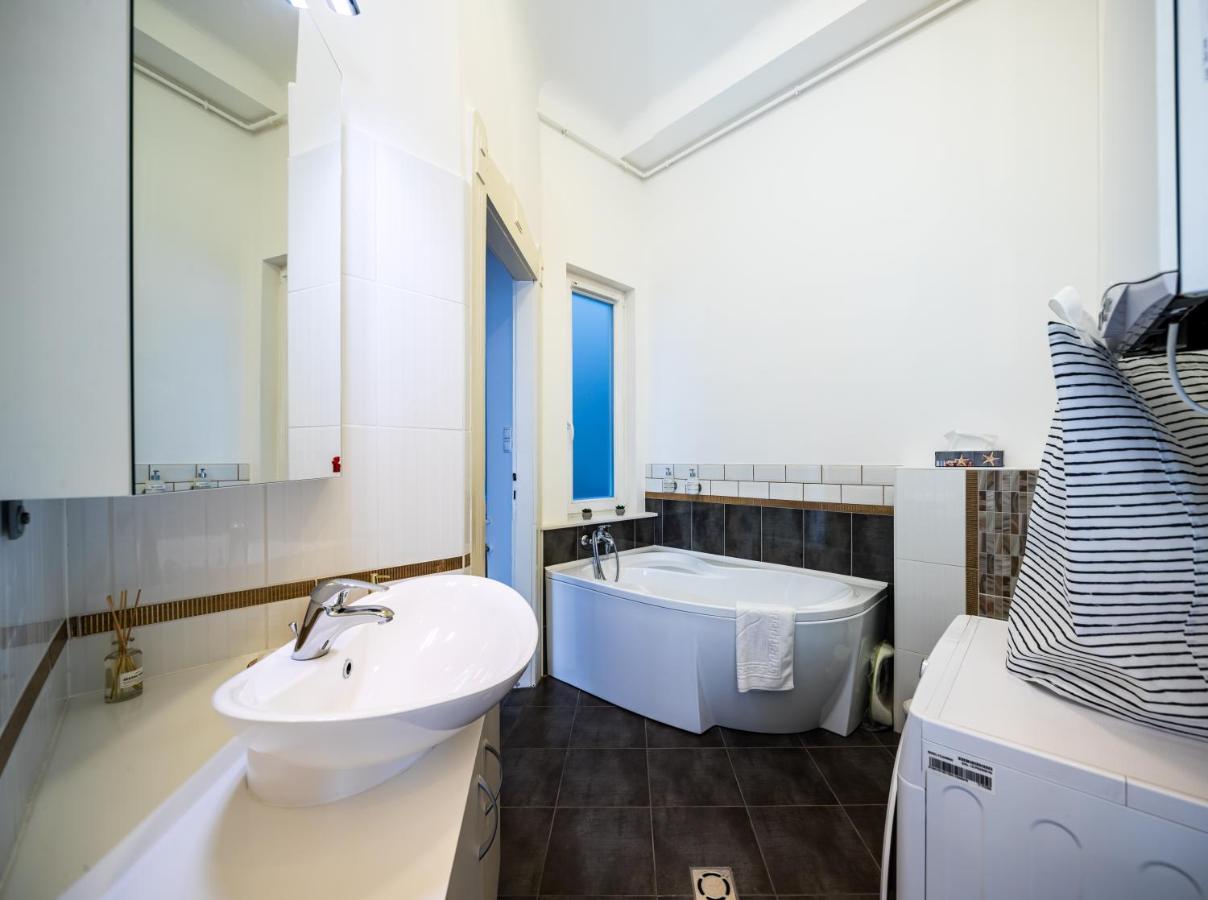 Captain Buda Apartment Boedapest Buitenkant foto