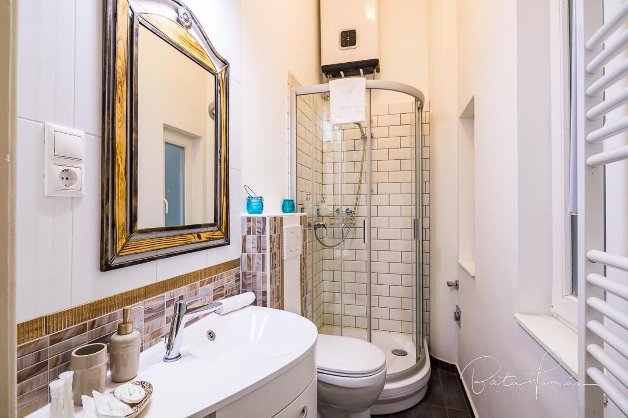 Captain Buda Apartment Boedapest Buitenkant foto